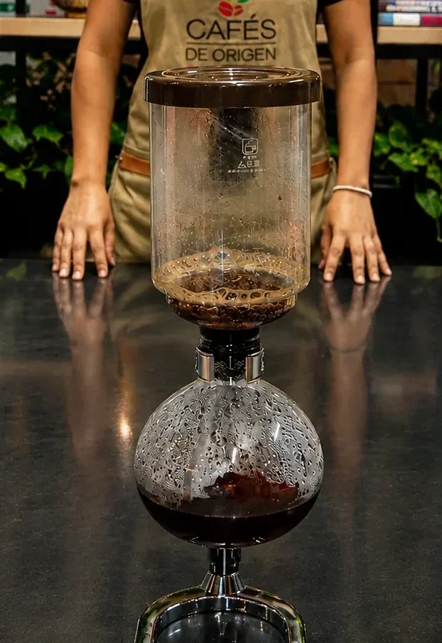 Preparación de café de especialidad con método sifón